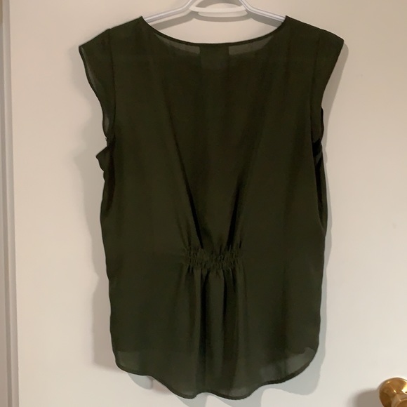 Tahari deep green top - Picture 2 of 7